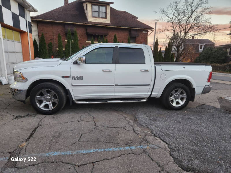 2015 RAM Ram 1500 Pickup Laramie Limited photo 3