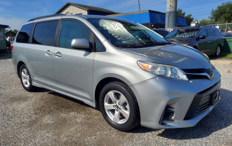 2019 Toyota Sienna LE 8-Passenger