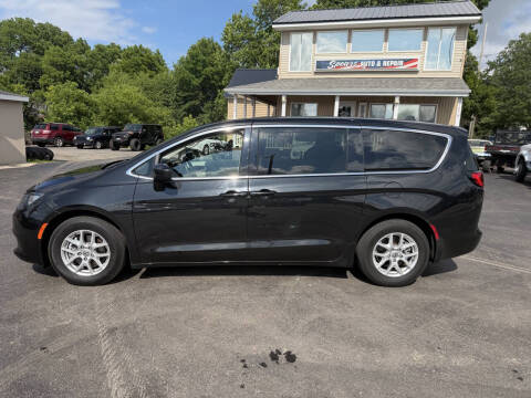 2023 Chrysler Voyager LX