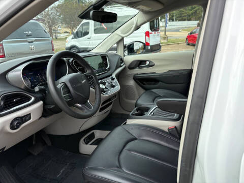 2024 Chrysler Pacifica Touring L