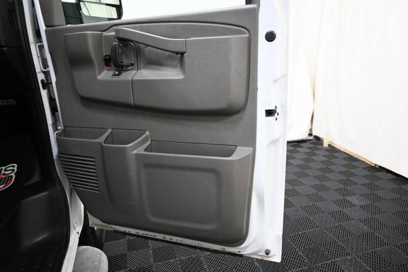 2023 Chevrolet Express 2500