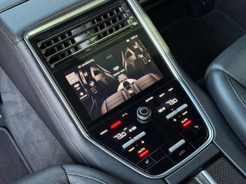 2017 Porsche Panamera 4