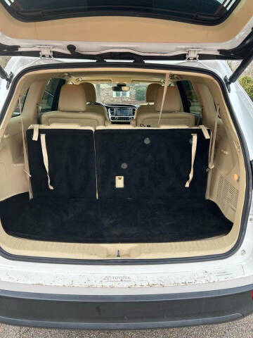 2017 Toyota Highlander SE