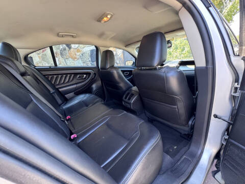 2011 Ford Taurus SEL