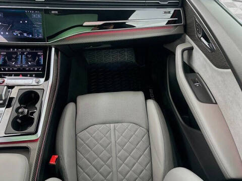 2024 Audi SQ8 4.0T quattro Premium Plus
