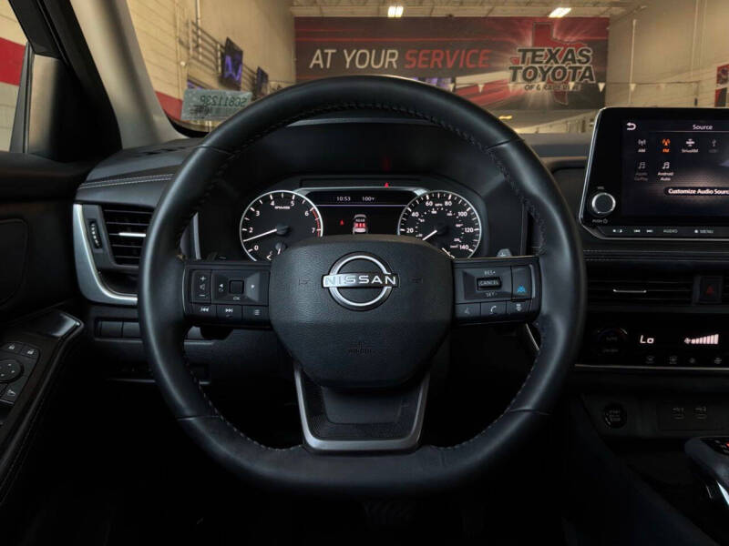 2025 Nissan Rogue SV