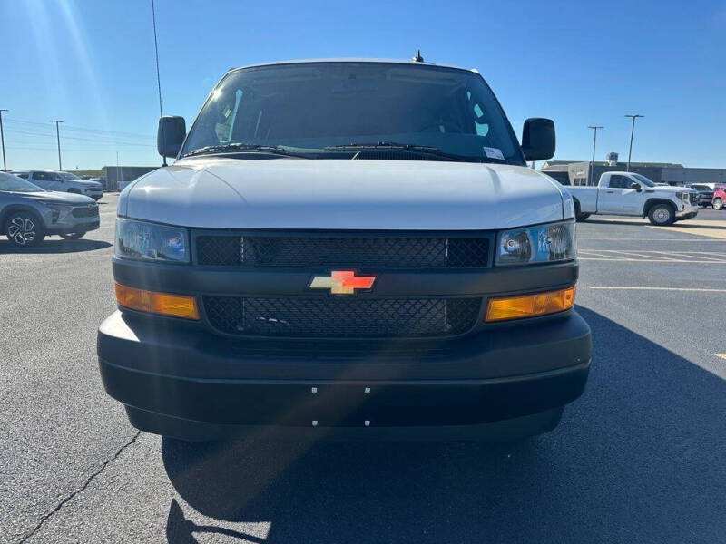 2025 Chevrolet Express LS 3500