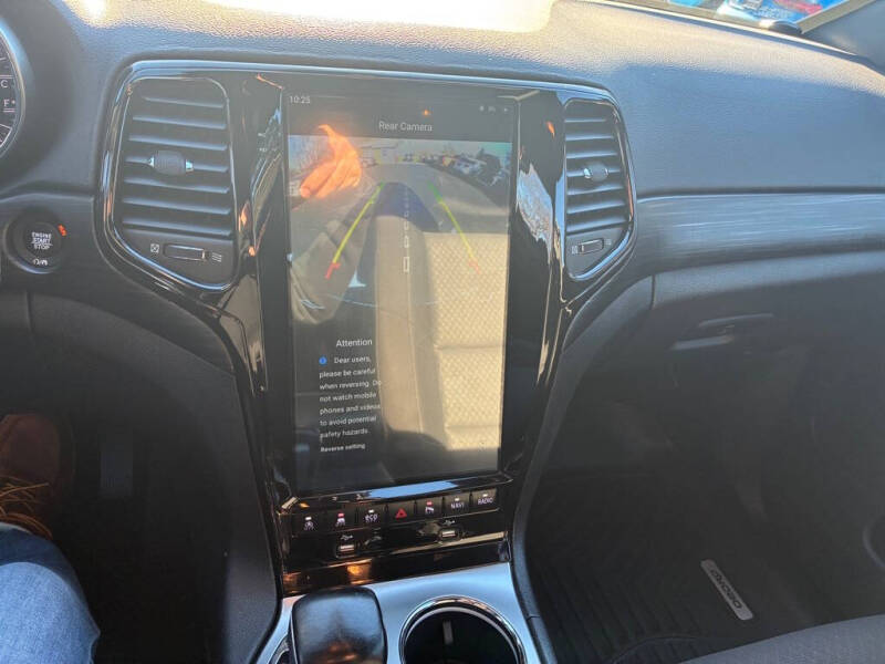 2020 Jeep Grand Cherokee Laredo E