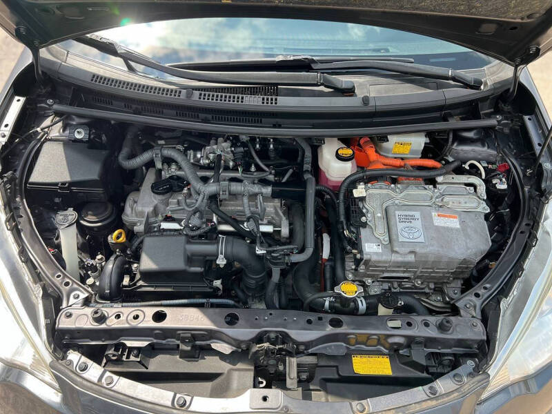 2014 Toyota Prius c Three