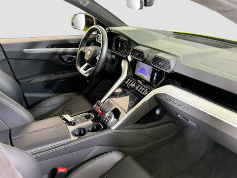 2024 Lamborghini Urus S
