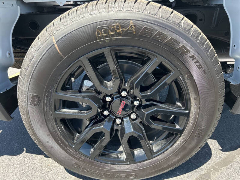 2025 GMC Sierra 1500 Elevation Standard