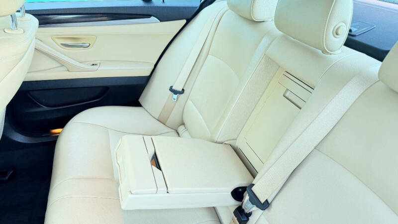 2016 BMW 5 Series 528i