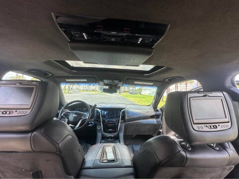 2017 Cadillac Escalade Platinum