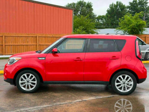 2017 Kia Soul +