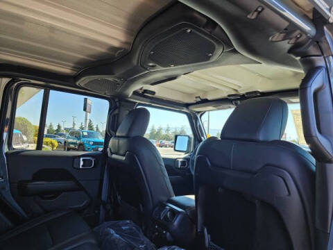 2025 Jeep Gladiator High Tide