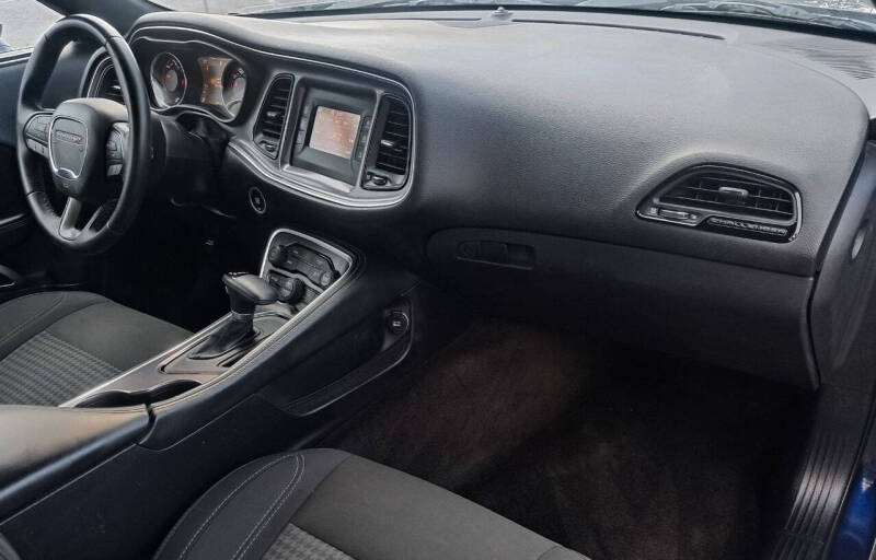 2017 Dodge Challenger SXT