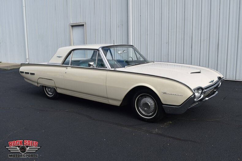 1962 Ford Thunderbird