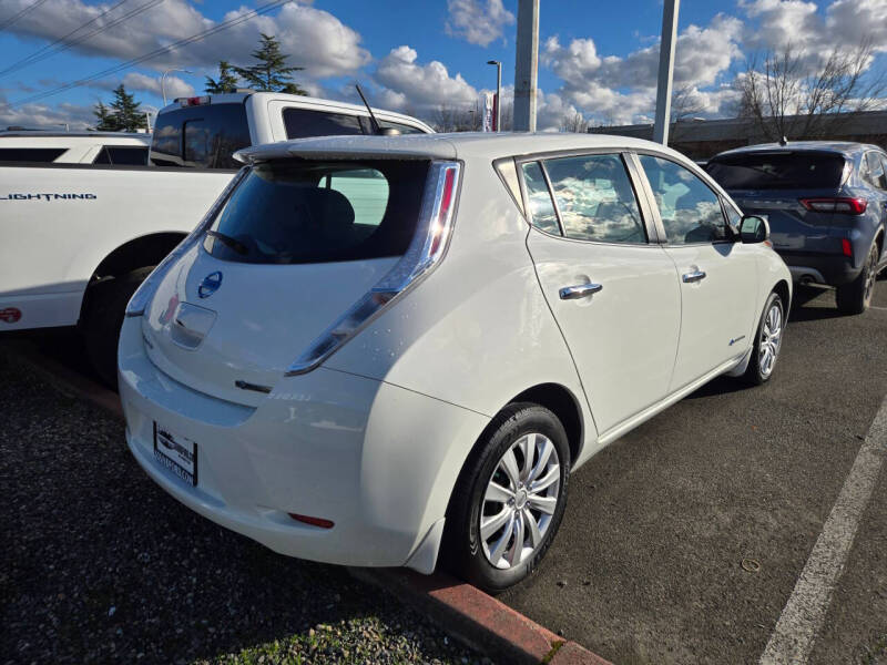 2016 Nissan LEAF S-24