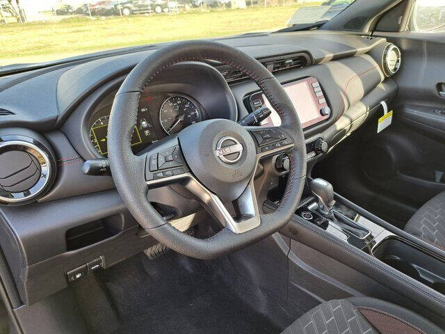 2024 Nissan Kicks SR