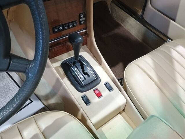 1982 Mercedes-Benz 380-Class 13