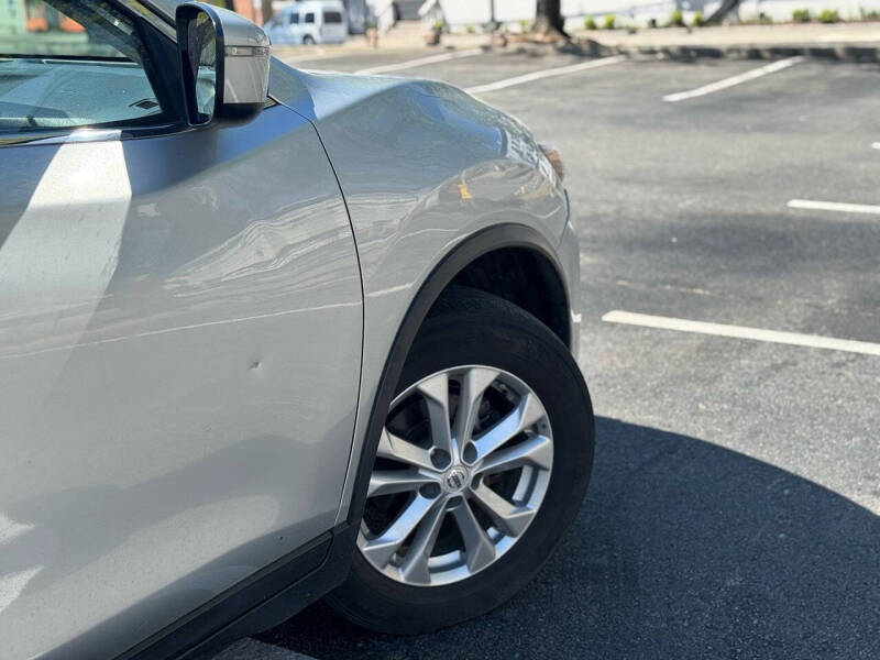 2016 Nissan Rogue SV