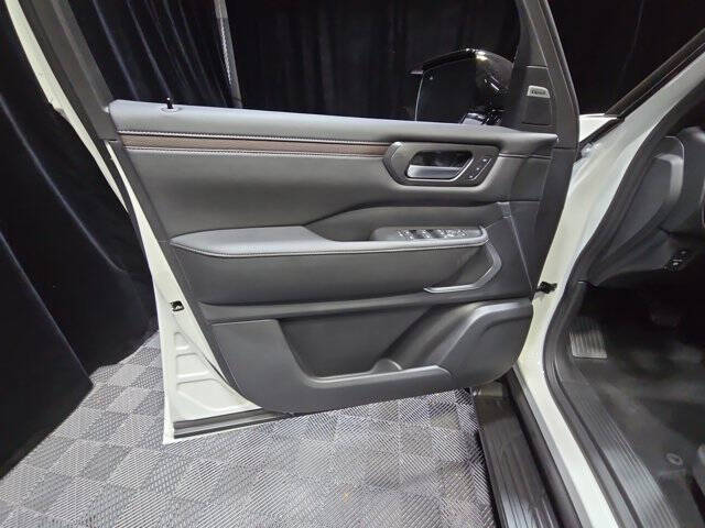 2025 Nissan Armada Platinum