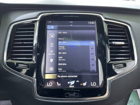 2016 Volvo XC90 T6 Momentum