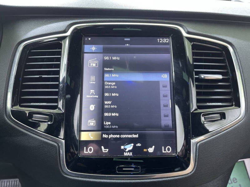 2016 Volvo XC90 T6 Momentum