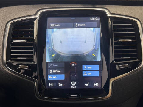 2016 Volvo XC90 T6 Momentum