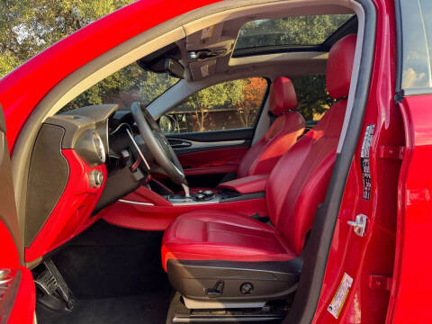 2019 Alfa Romeo Stelvio Sport