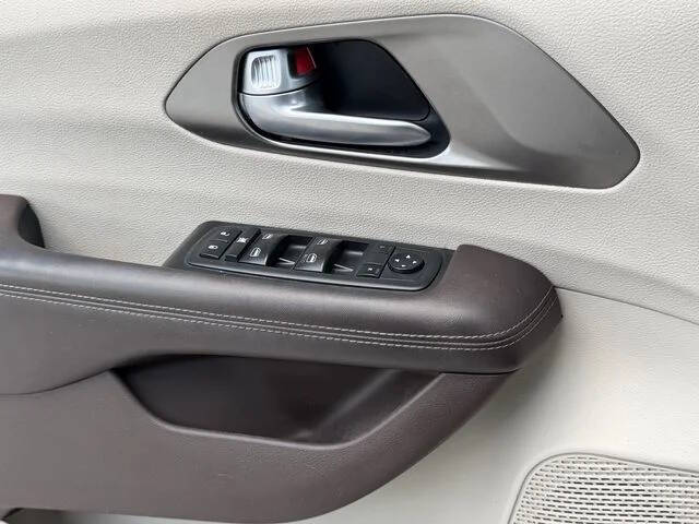 2017 Chrysler Pacifica Touring