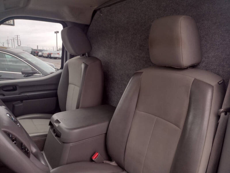 2019 Nissan NV Cargo SV photo 11