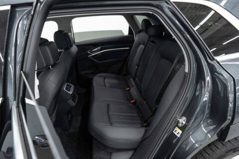 2021 Audi e-tron quattro Premium Plus