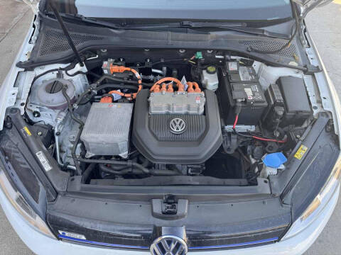 2016 Volkswagen e-Golf SE