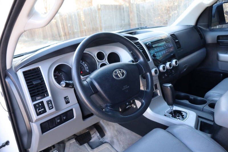 2008 Toyota Sequoia SR5