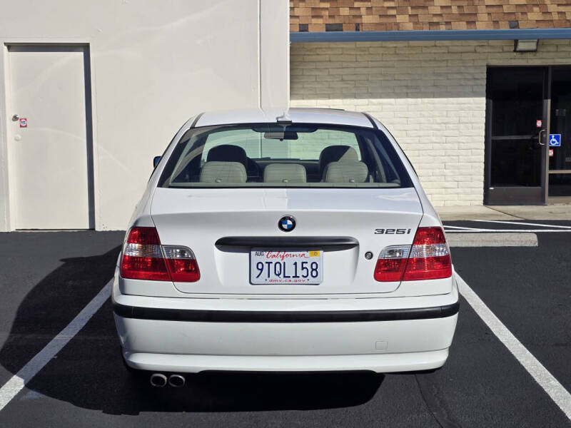 2004 BMW 3 Series 325i
