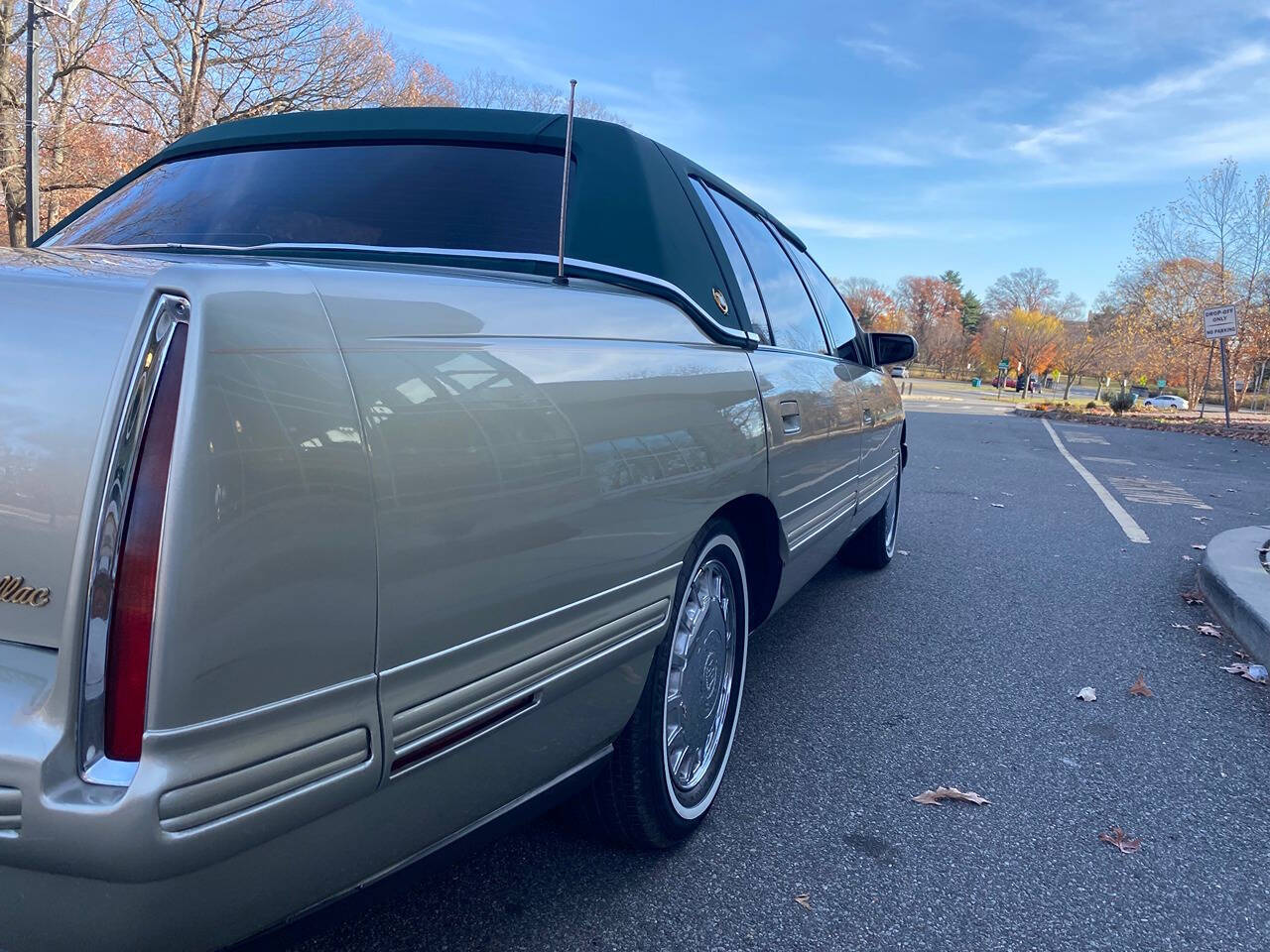 1997 Cadillac DeVille for sale at Vintage Motors USA in Roselle, NJ