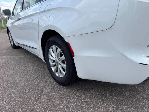 2017 Chrysler Pacifica Touring Plus