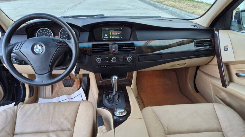 2005 BMW 5 Series 530i