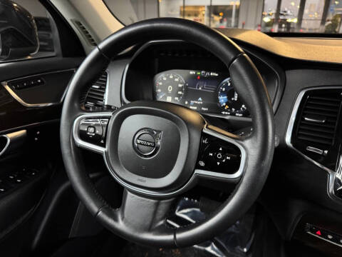 2018 Volvo XC90 T6 Momentum