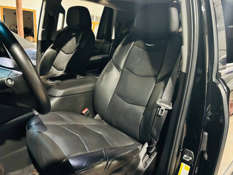 2019 Cadillac Escalade Luxury