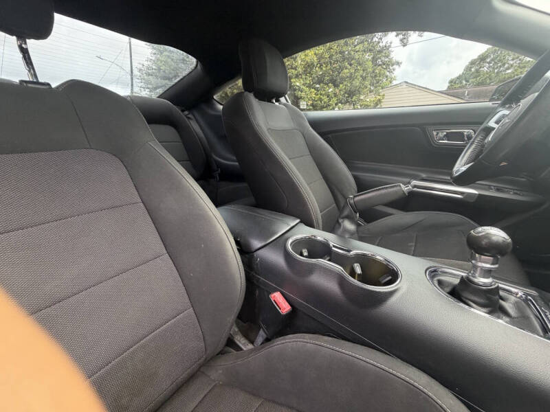 2017 Ford Mustang V6