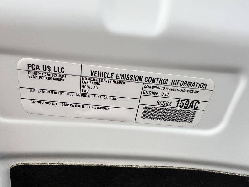 2023 Chrysler Voyager LX