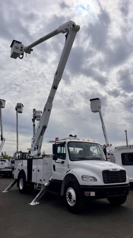 2013 Freightliner M2 106
