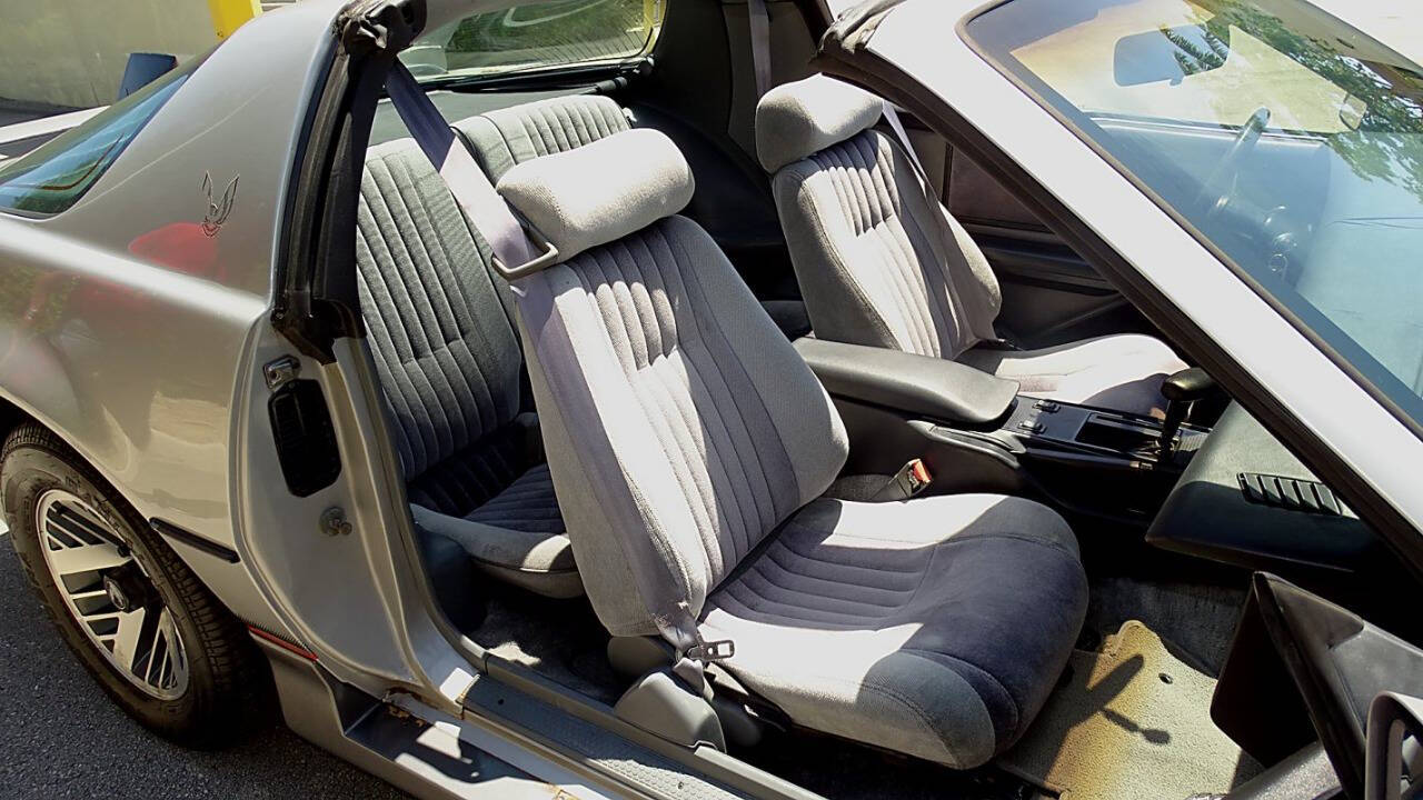 1985 Pontiac Firebird 40