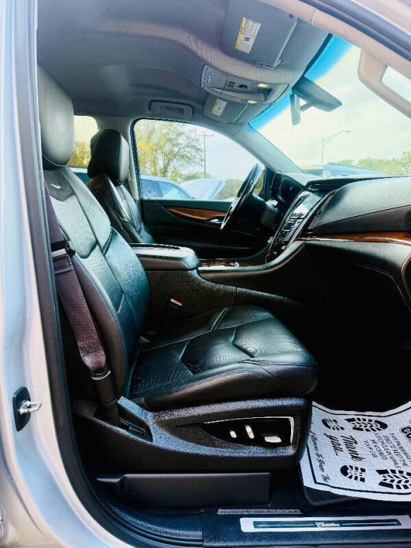 2017 Cadillac Escalade Standard