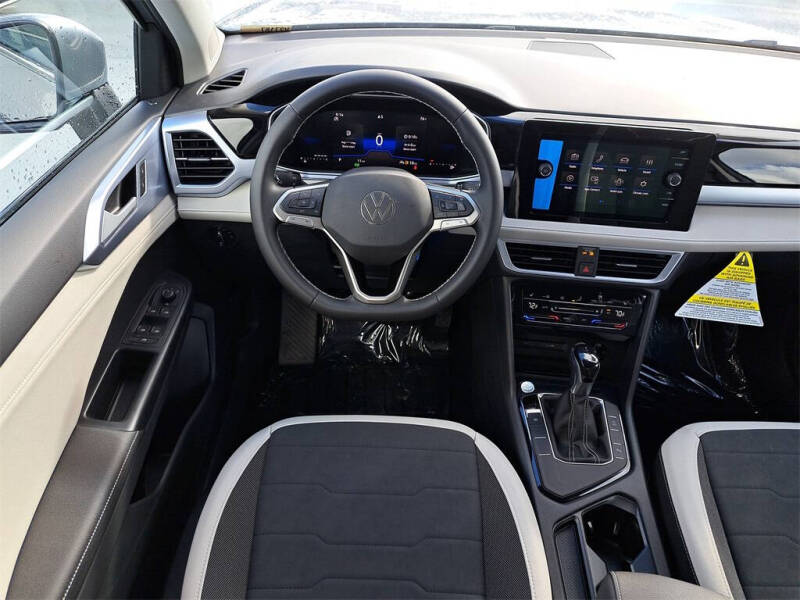 2026 Volkswagen Taos SE