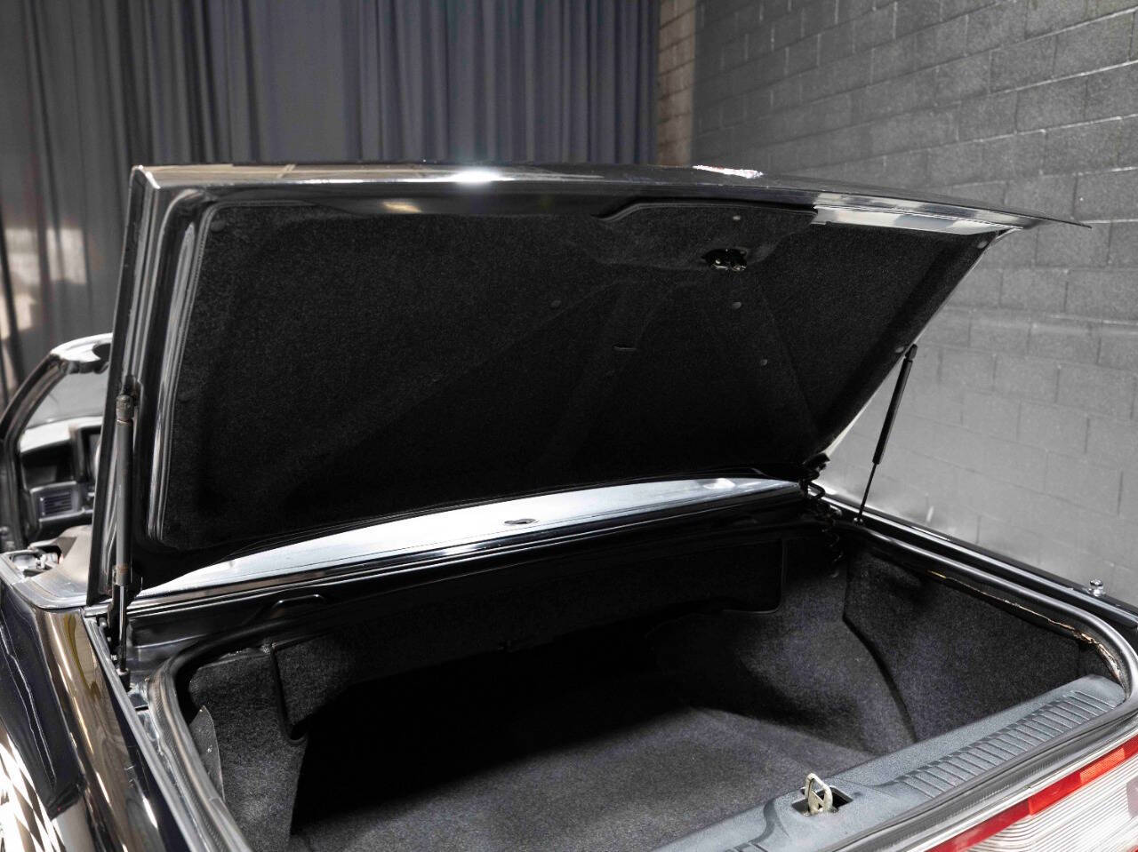 1992 Cadillac Allante 52