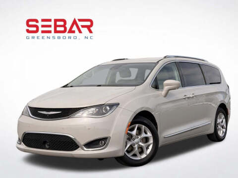 2017 Chrysler Pacifica Touring-L Plus