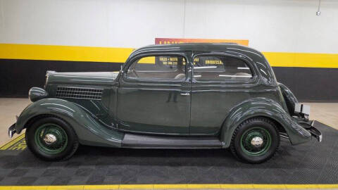 1935 Ford Tudor
